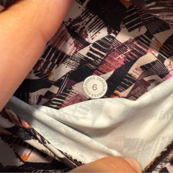 Lululemon Fast and Free Tight II 25" Nulux size 6 - Picture 8 of 8